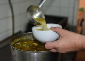Тодор Попов: Продължаваме да осигуряване топъл обяд у дома в условията на извънредна ситуация на хора от уязвими групи в Община Пазарджик