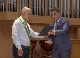 На тържествена сесия: Борислав Гидиков бе удостоен за Почетен гражданин на Пазарджик
