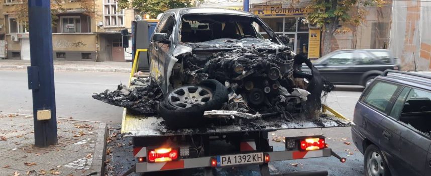 Все още не е ясно кой е запалил колите в Пазарджик