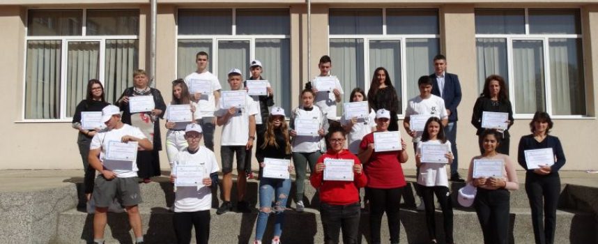 Ученици от СУ“Г.Бенковски“ с награди за участие в проект „Open Cohesion School“