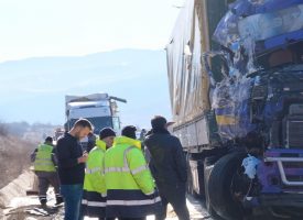 Камион затапи магистрала „Тракия“ при Горно Вършило