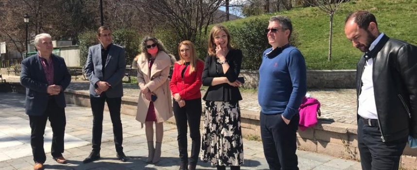 Водачката на листата на ГЕРБ и СДС Екатерина Захариева посети община Брацигово