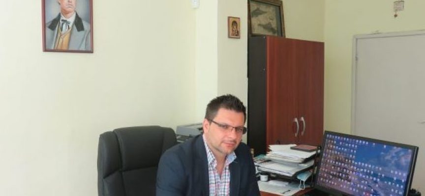 Адвокат Парпулов и директорът на ПГХХТ – Тодор Джамбов са новите зам.-областни управители