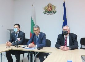 Областният управител предлага създаването на две ваксинационни зони на открито в Пазарджик
