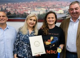 Златното момиче на българското самбо Мария Оряшкова с признание от „Асарел-Медет“