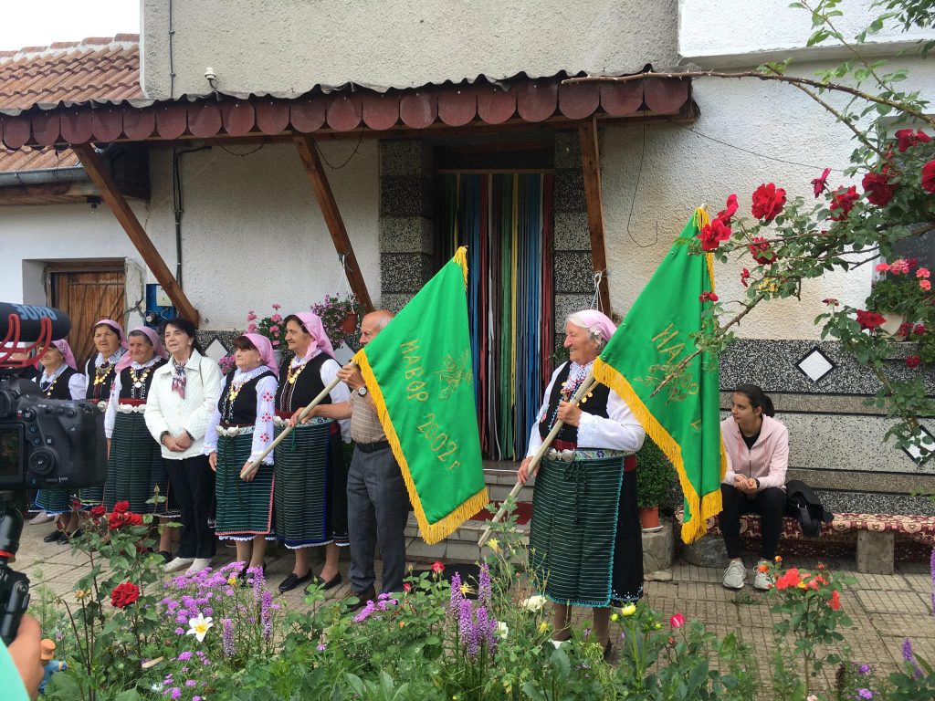 Започнаха наборните вечери в Равногор, родените през 2004 г. играха хоро на Атолука 1 24равногор набор