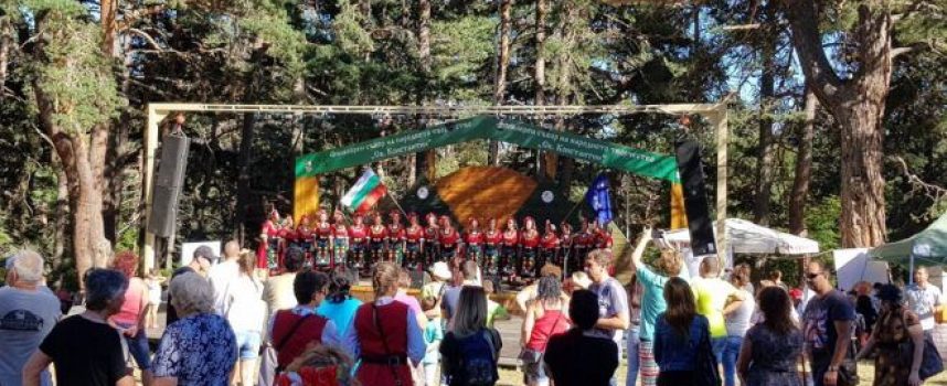 На Свети Константин : Два дни споделена радост от красотата на българските народни песни, танци, обичаи