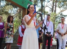 Руса Каврошилова: Прекланям се пред всички участници в събора- носители на българското!