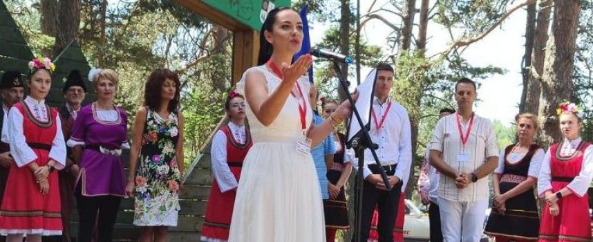 Руса Каврошилова: Прекланям се пред всички участници в събора- носители на българското!