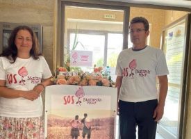 Община Стрелча и Сдружение „Българска розова долина” инициираха кампания за спасение на розопроизводството