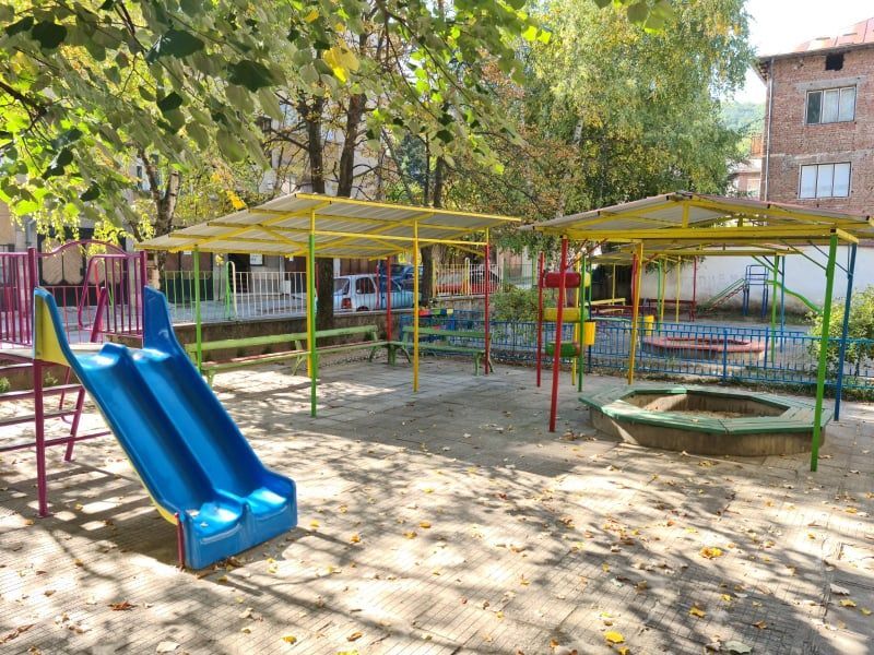 05двор детска градина