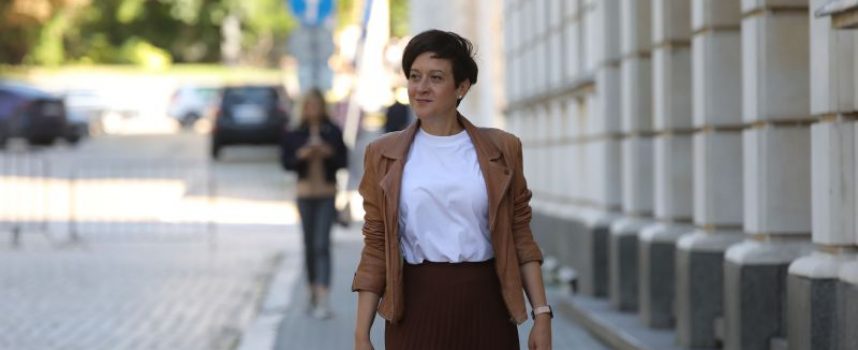 Антоанета Цонева в Пазарджик: Всеки поет ангажимент от “Демократична България” е личен