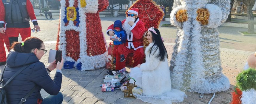 Мото братството на Пазарджик зарадва малчугани на Рождество Христово