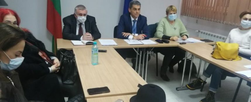 Областният управител Иван Васев разпореди строго спазване на противоепидемиологичните мерки