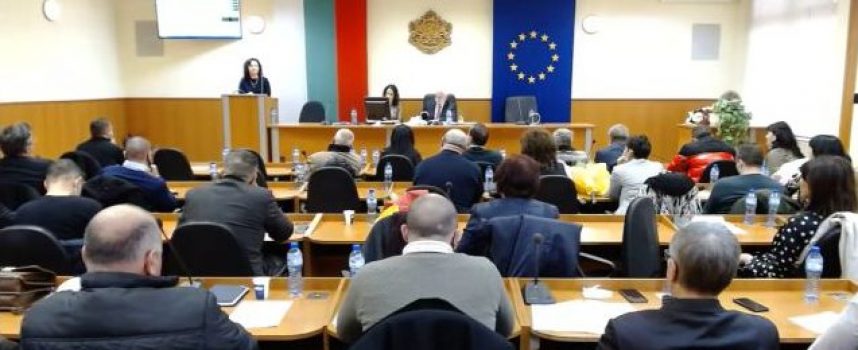 Съветниците решиха: Димитър Шалдъров ще управлява Величково за повече от месец, Черногорово ще има нов парк