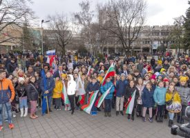 Стотици пазарджиклии се събраха на пл. „К.Величков“ за празника и концерта на „Чудесия“