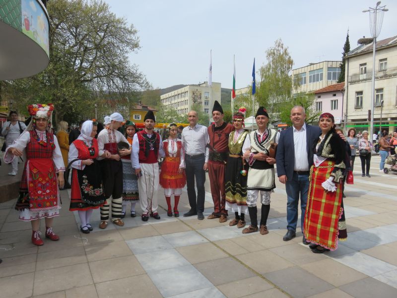 16НАГРАДИ НОСИИ