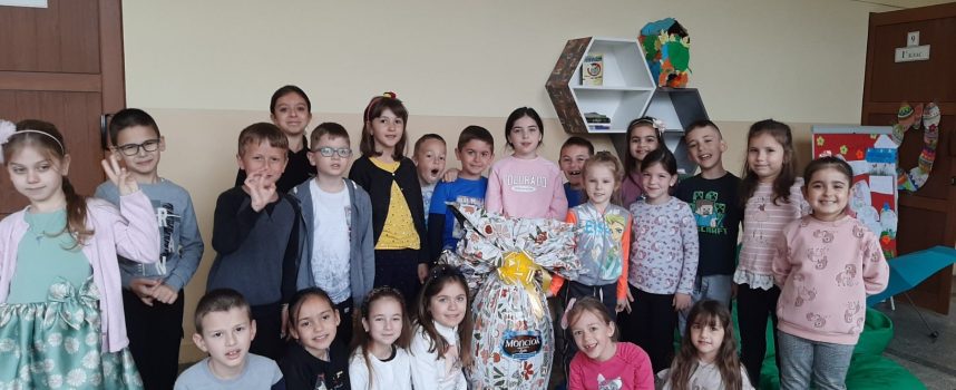Най-голямото шоколадово яйце в Пазарджик вече е в училище „Васил Друмев“