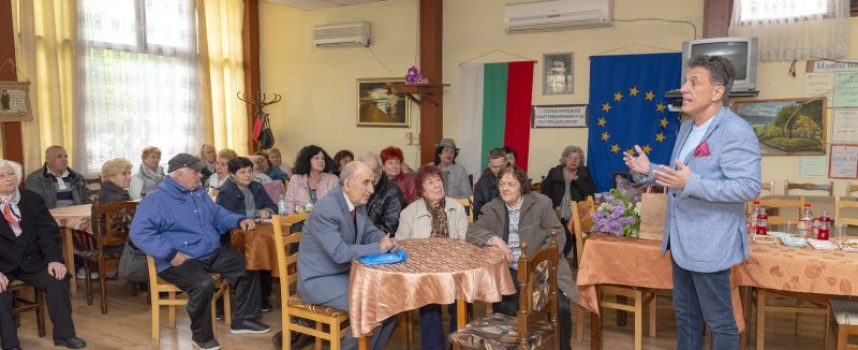 Тодор Попов в пенсионерски клуб №1: Радвам се, че се връщаме към живота си преди пандемията