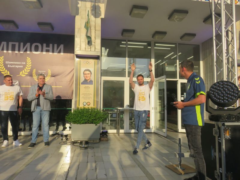 27Теодор Салпаров