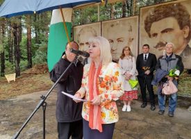 Петя Ставрева: За пореден път вандали оскверниха паметника на Александър Стамболийски в Пазарджик