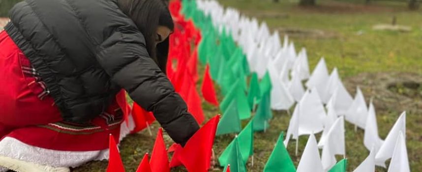 Бяга посреща 3-ти март с трибагреник подреден от децата на ОУ „Христо Ботев“