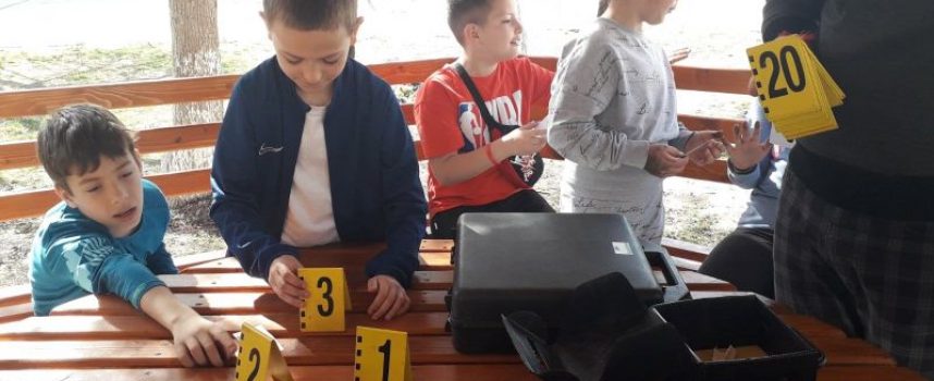 Експерт-криминалисти гостуваха на 3б клас в Начално училище „Никола Фурнаджиев“