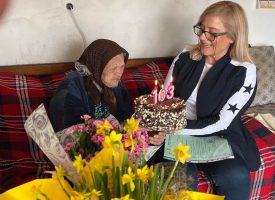 Стоянка Лилкова от Лесичово днес празнува рожден ден за 103-ти път