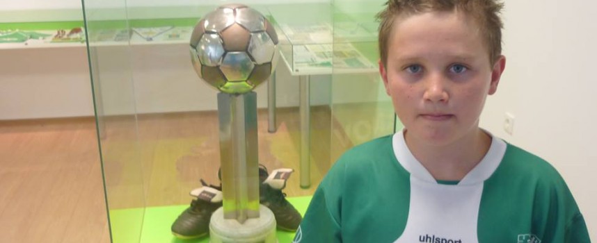 Прощъпулник: 12 годишен отразява футболните срещи на ФК“Спартак“ – Бошуля