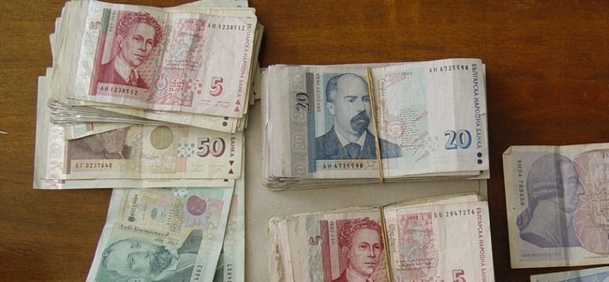 19 годишен от Габровица пласира фалшиви банкноти