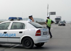 Кола се блъсна в ремарке на пътя Пазарджик – Пловдив