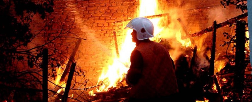 В Септември: Огнен ад от избухнали метанови бутилки