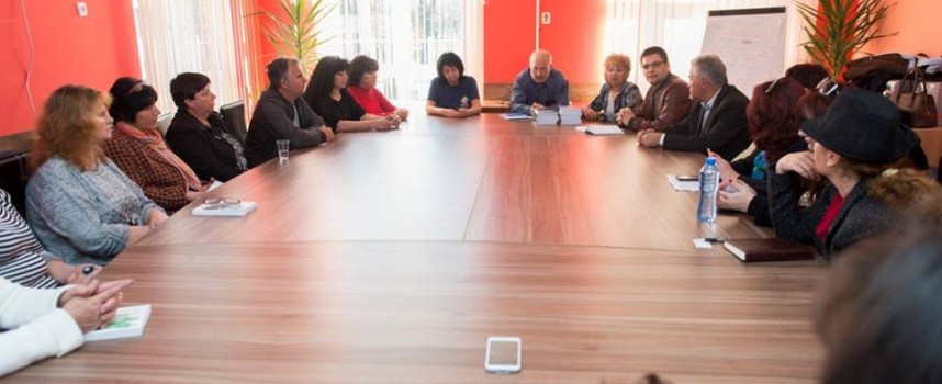 Шефовете на НАПГ се срещнаха с приемни родители в Пазарджик