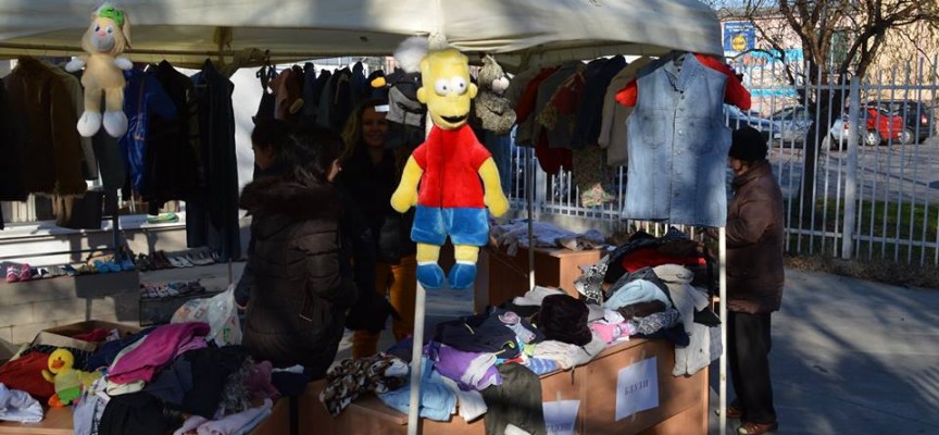 На Велика сряда: Комплексът за социални услуги подарява дрехи, обувки и играчки