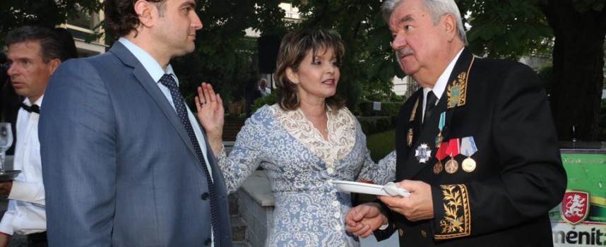 Светска хроника: Кметът на Стрелча бе на прием в Руското посолство