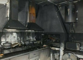 В Мененкьово: Щъркелите на покрива на читалището са изгорели заедно с гнездото си