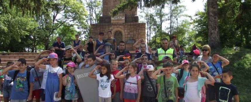 Във Велинград: Деца гостуваха в Полицейското управление
