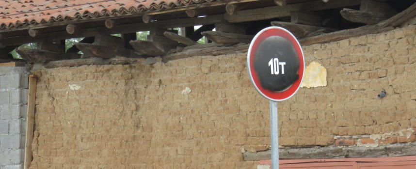 След наша публикация: АПИ реши въпроса с пътния знак в Бошуля