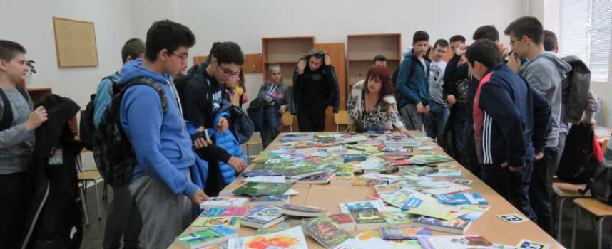 Маратон на четенето се проведе в МГ „Константин Величков“, школото създаде училищна библиотека