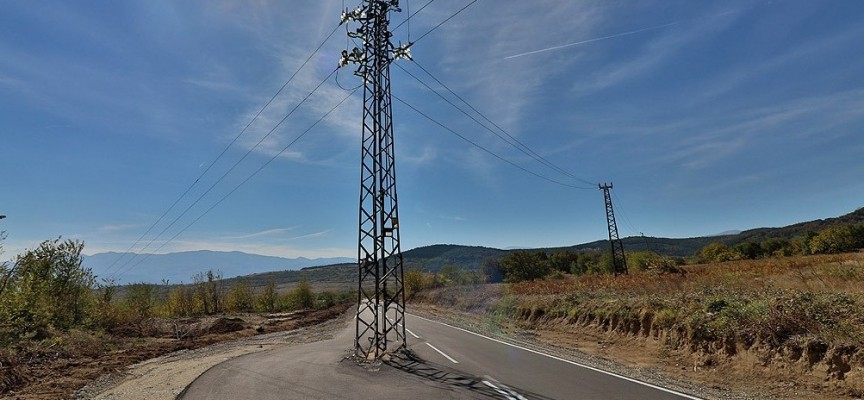 ЕVN премахна стълба от пътя Славовица – Ветрен
