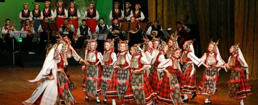 Танцьорите от „Филип Кутев“ стъпват отново на пазарджишка сцена