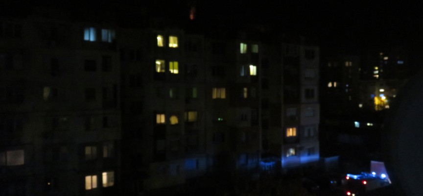 Пожарникари гасиха снощи комин на ул. „Янтра“