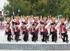 Традиционният концерт на „Чудесия“ е днес на пл. „К. Величков“, най-малките танцуват за първи път