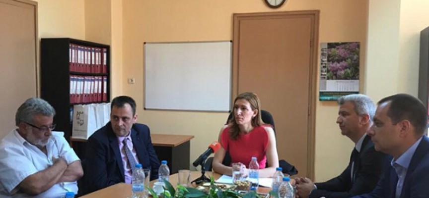 Министър Ангелкова се срещна с кметовете на Пещера, Брацигово и Батак