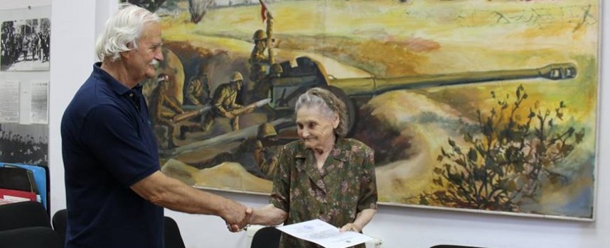 Съюзът на ветераните връчи поздравителен адрес на 90 годишна участничка в Отечествената война