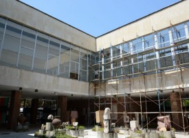 Пазарджик: Сменят дограмата на галерията и музея