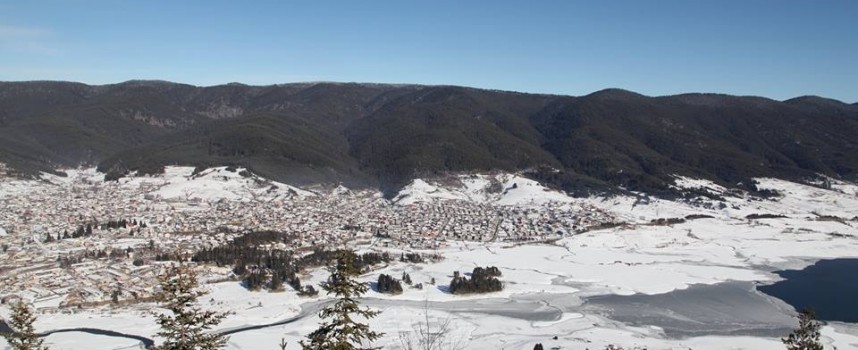 Сърница: Общината призова да не се оставят коли на пътя през зимата, пречат на снегорина