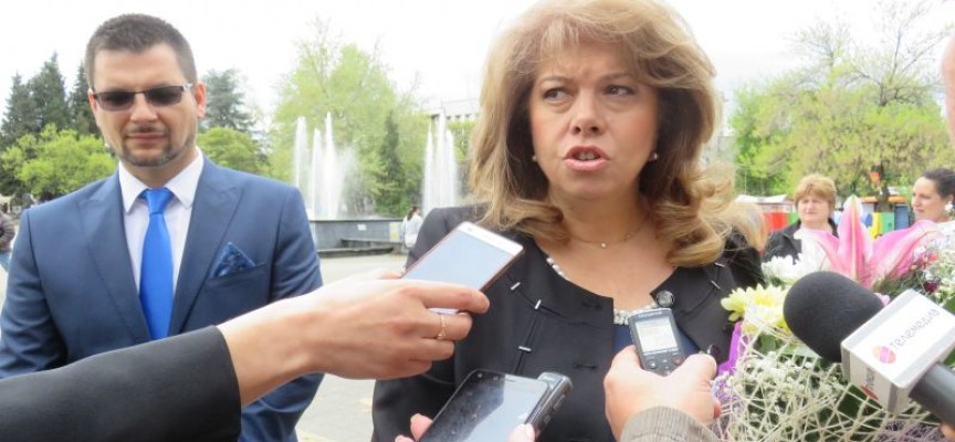 Илияна Йотова: Цветанов не може да си прости загубата на президентските избори