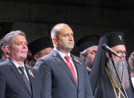 Румен Радев: Обявяването на Независимостта на България е нагледен пример как с воля, единство и решителност нашият народ може да бъде господар на съдбата си
