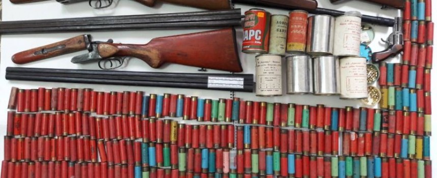 Нова порция оръжие и боеприпаси иззе полицията в Белово